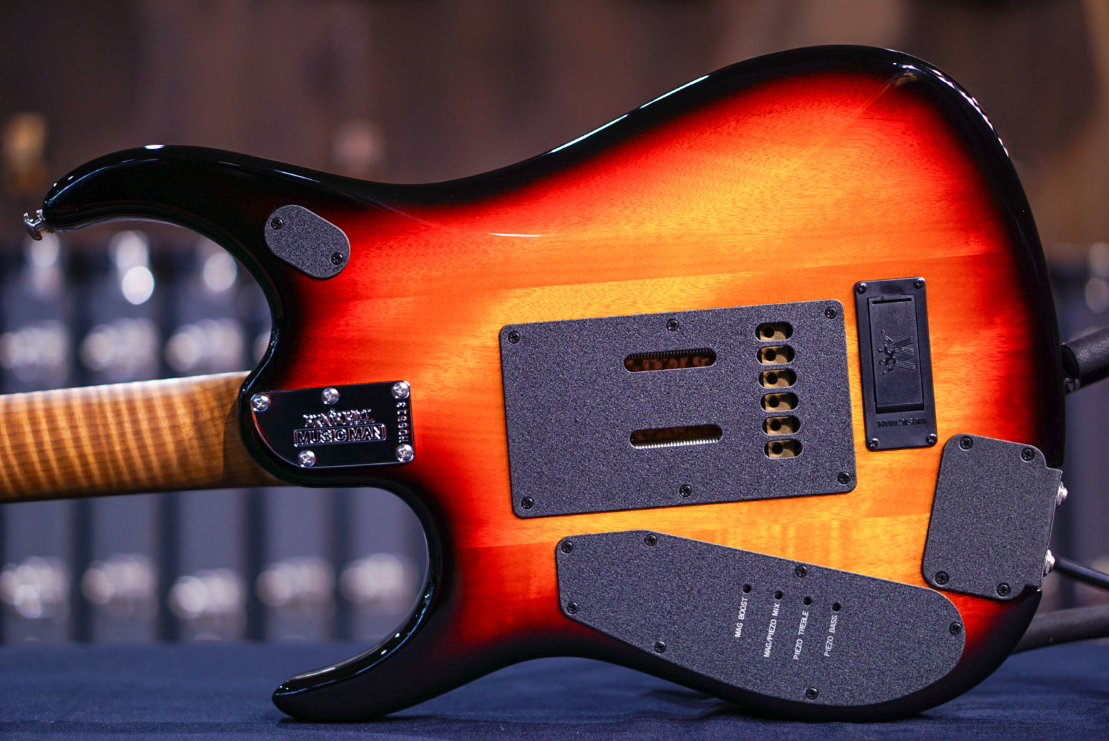 Ernie Ball Music Man JP 15 6 STRING TIGER EYE QUILT TOP H06513