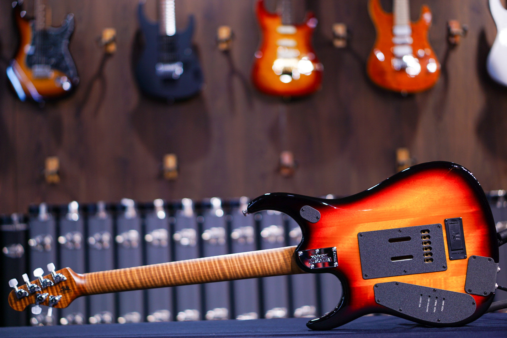 Ernie Ball Music Man JP 15 6 STRING TIGER EYE QUILT TOP H06513