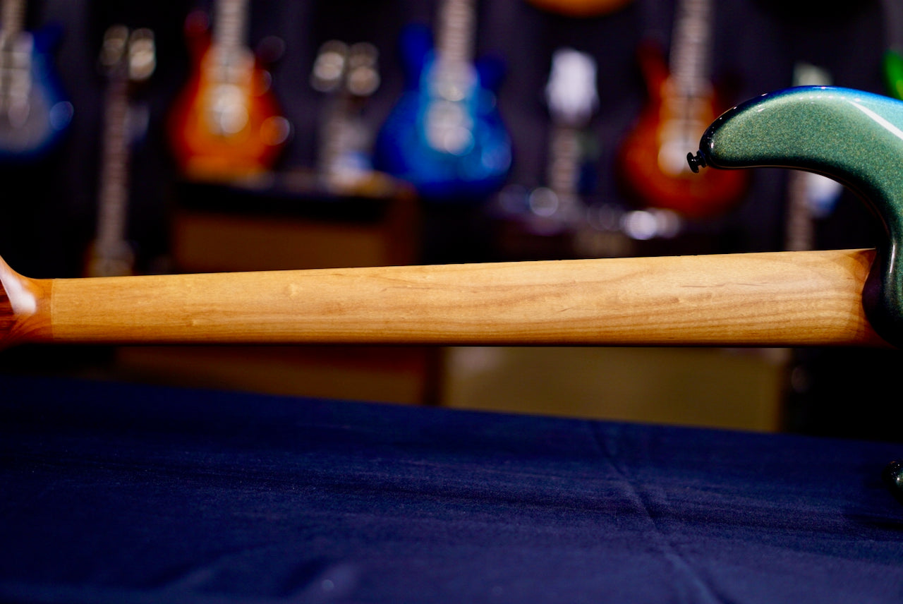 Ernie Ball Music Man Bass Dark Ray 5 Emerald Iris S12527