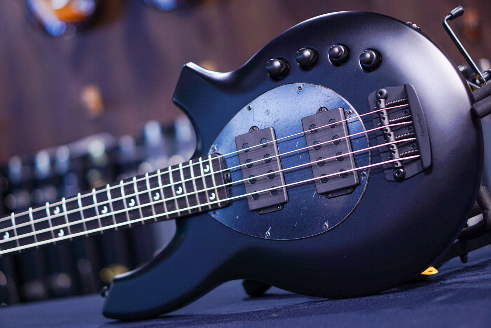 Ernie Ball Music Man Bongo 4 HH Stealth Black K02566