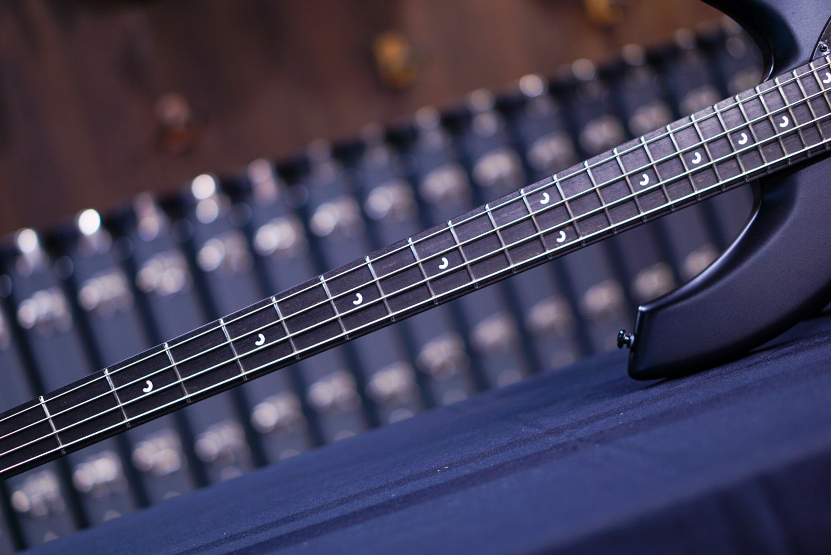 Ernie Ball Music Man Bongo 4 HH Stealth Black K02566