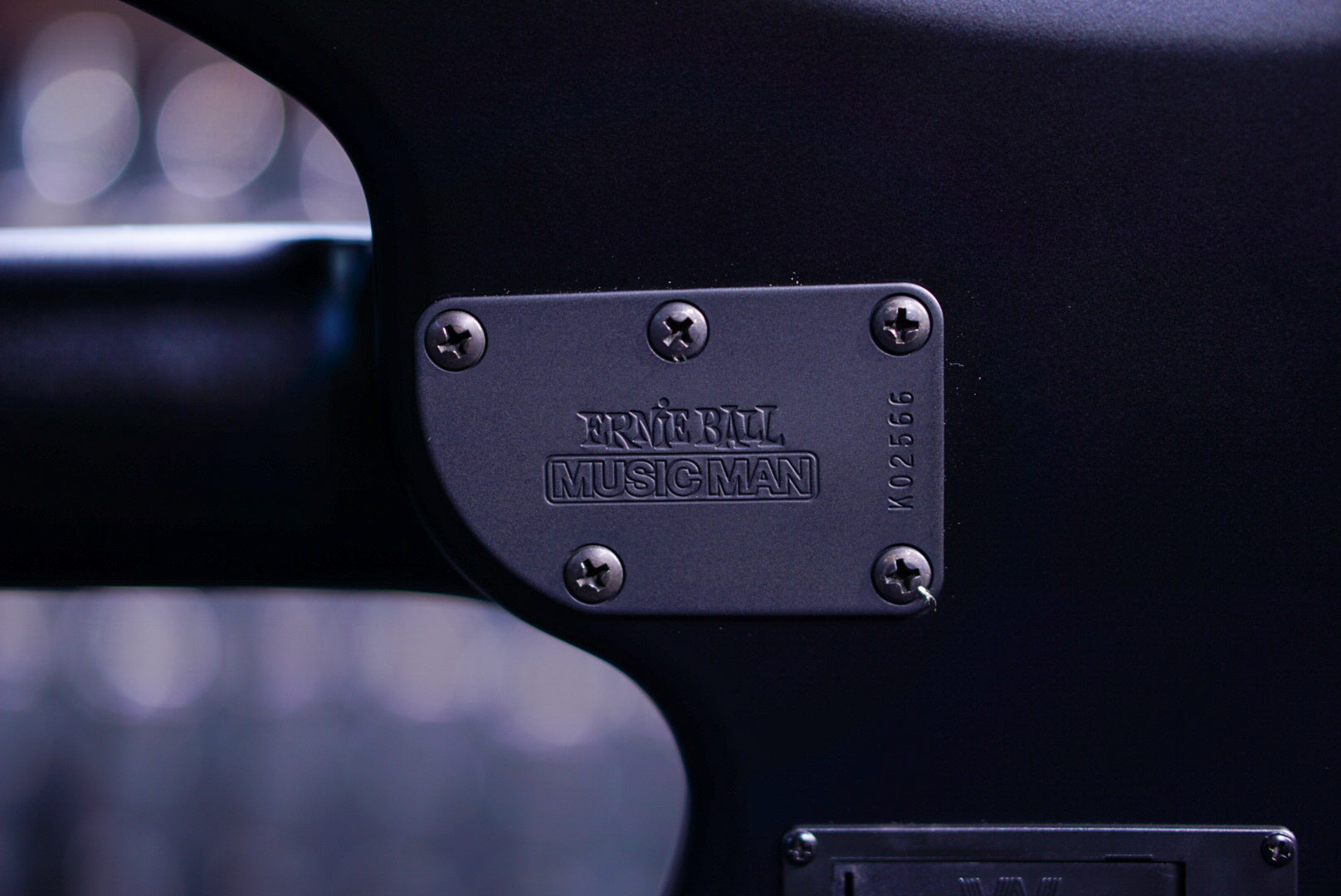 Ernie Ball Music Man Bongo 4 HH Stealth Black K02566