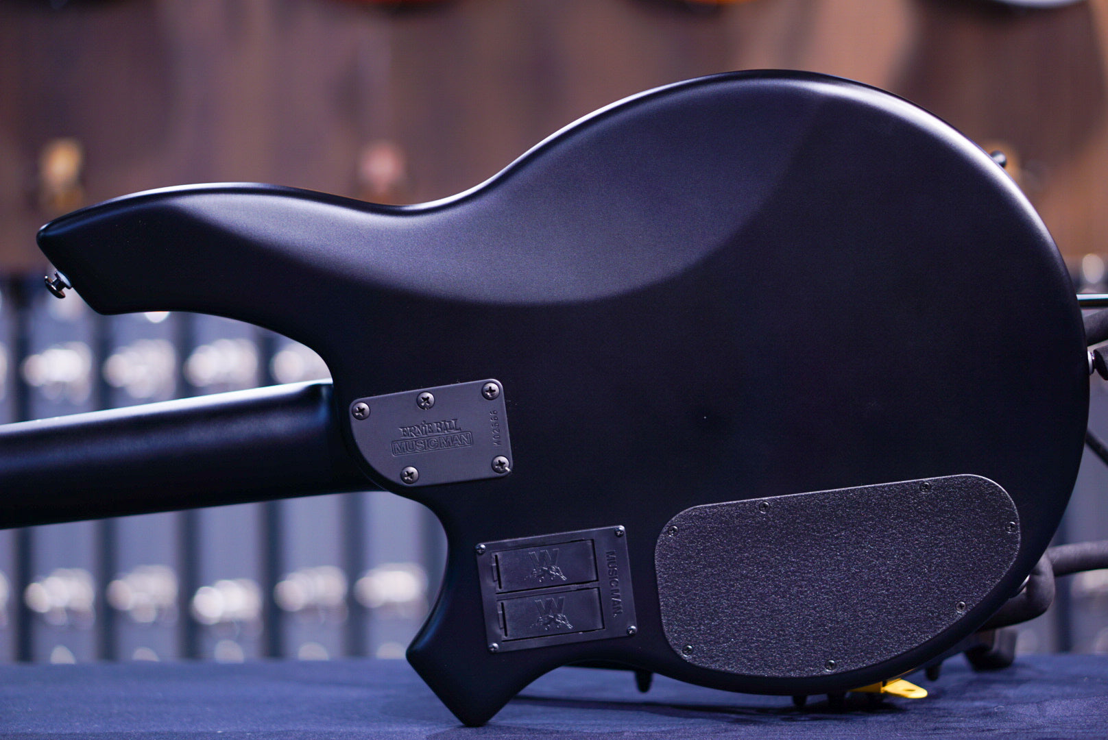 Ernie Ball Music Man Bongo 4 HH Stealth Black K02566