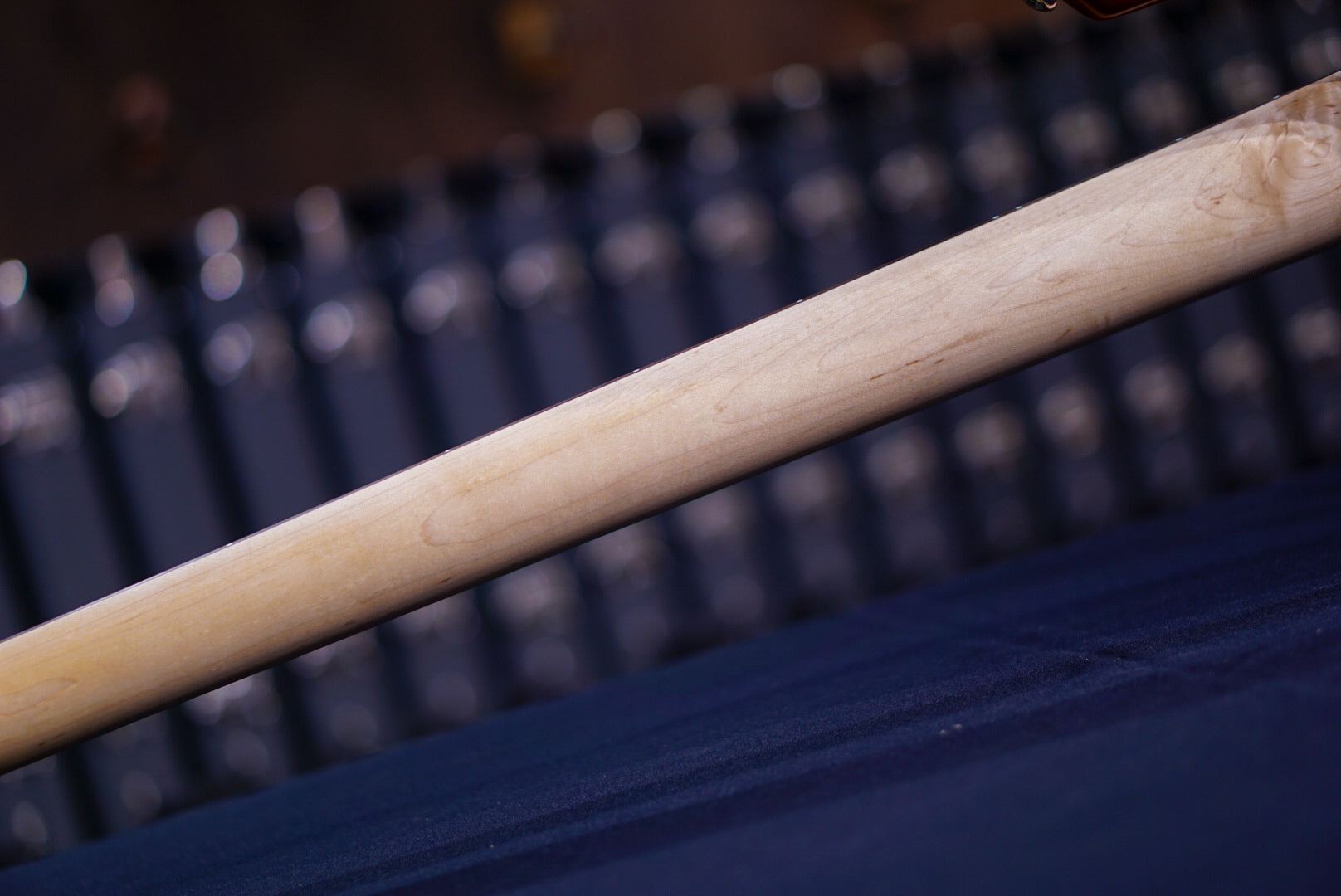 Ernie Ball Music Man Bongo 4 HH Blood Orange K02557