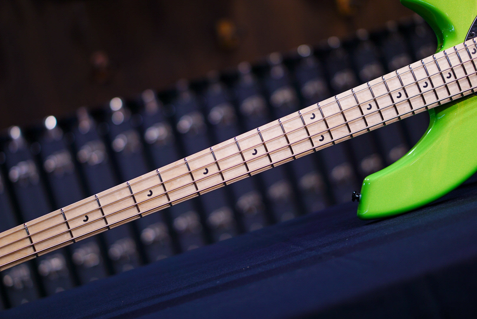 Ernie Ball Music Man Bongo 4 HH Mantis Green K04157