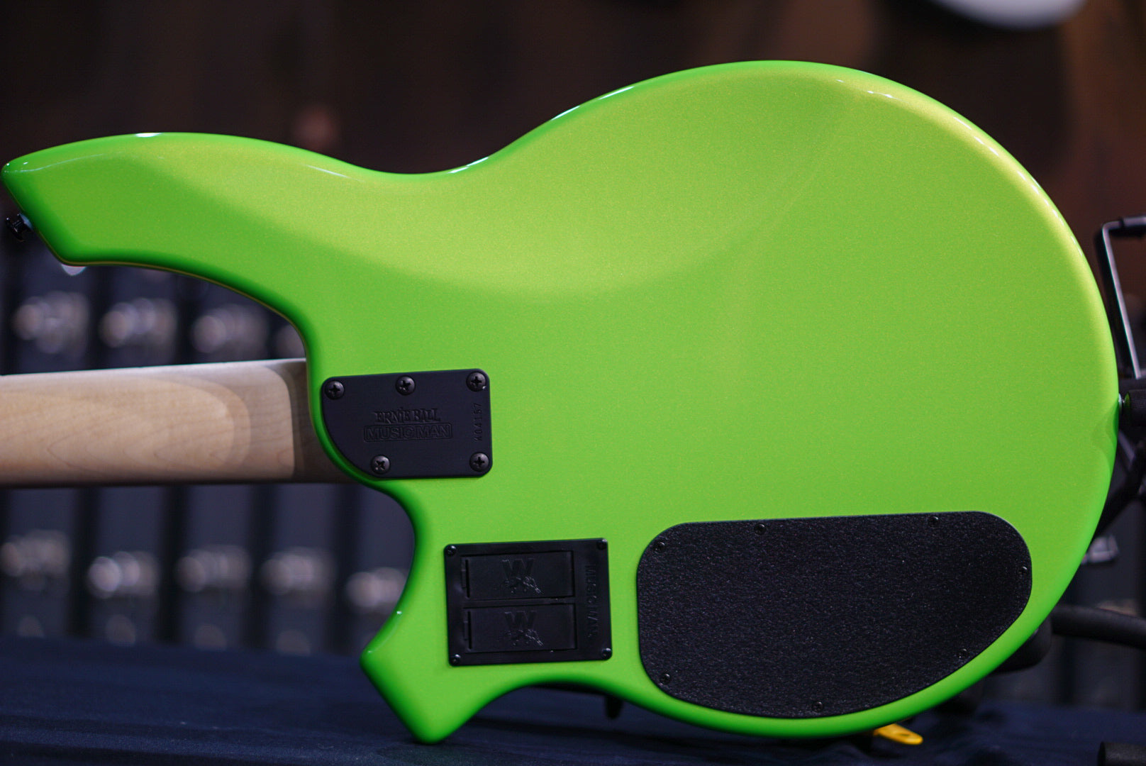 Ernie Ball Music Man Bongo 4 HH Mantis Green K04157