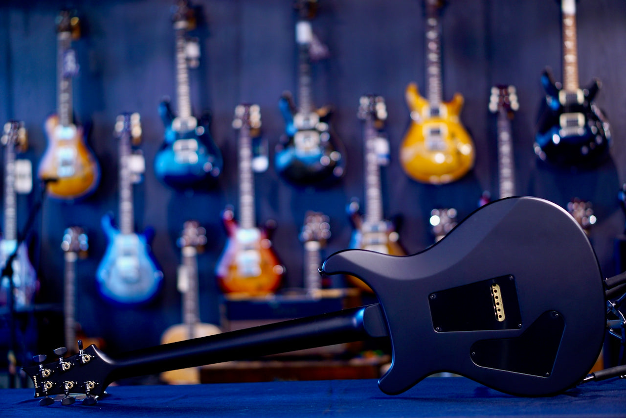 PRS 40th Anniversary Custom 24 Satin Limited Edition Cobalt Smokeburst 0409658