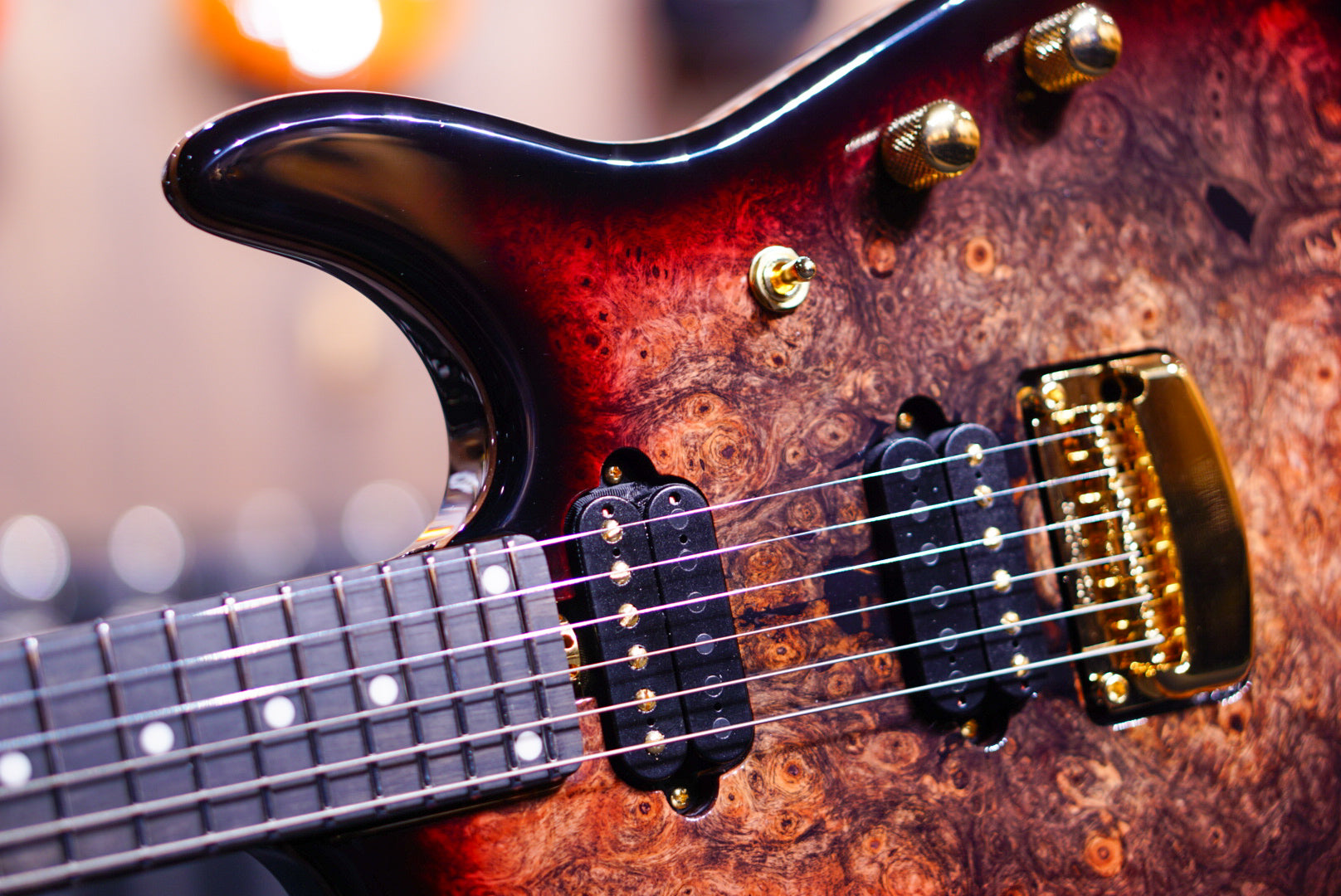 ERNIE BALL MUSIC MAN CUTLASS HH TREM - 6 STRING - JASON RICHARDSON - RORSCHACH RED
S08957 - HIENDGUITAR Musicman GUITAR