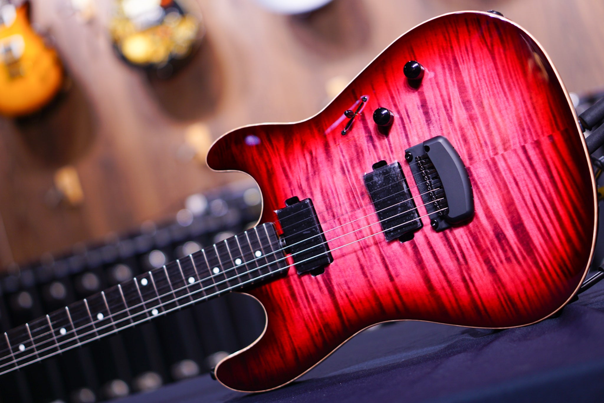 Ernieball Musicman sabre HT raspberry H04092 - HIENDGUITAR Musicman GUITAR