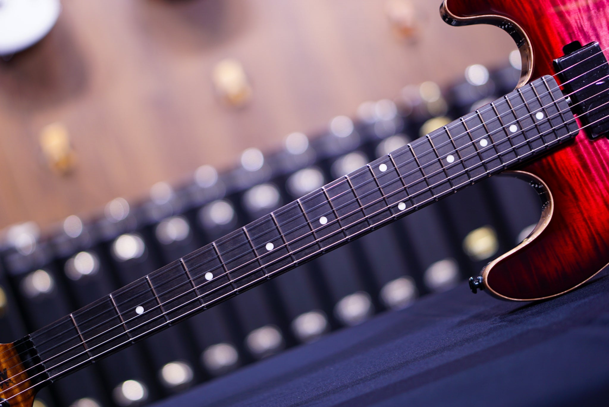 Ernieball Musicman sabre HT raspberry H04092 - HIENDGUITAR Musicman GUITAR