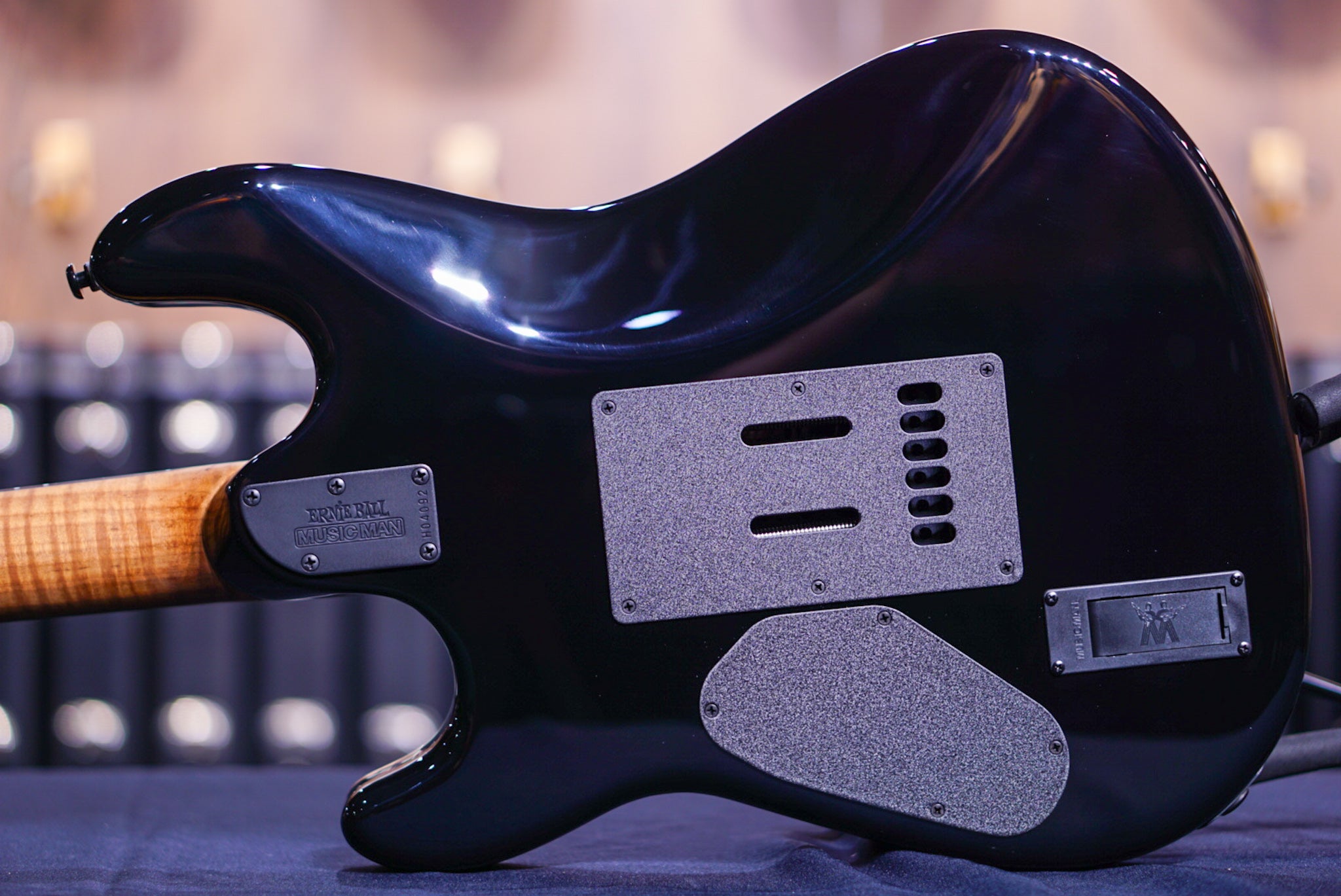 Ernieball Musicman sabre HT raspberry H04092 - HIENDGUITAR Musicman GUITAR