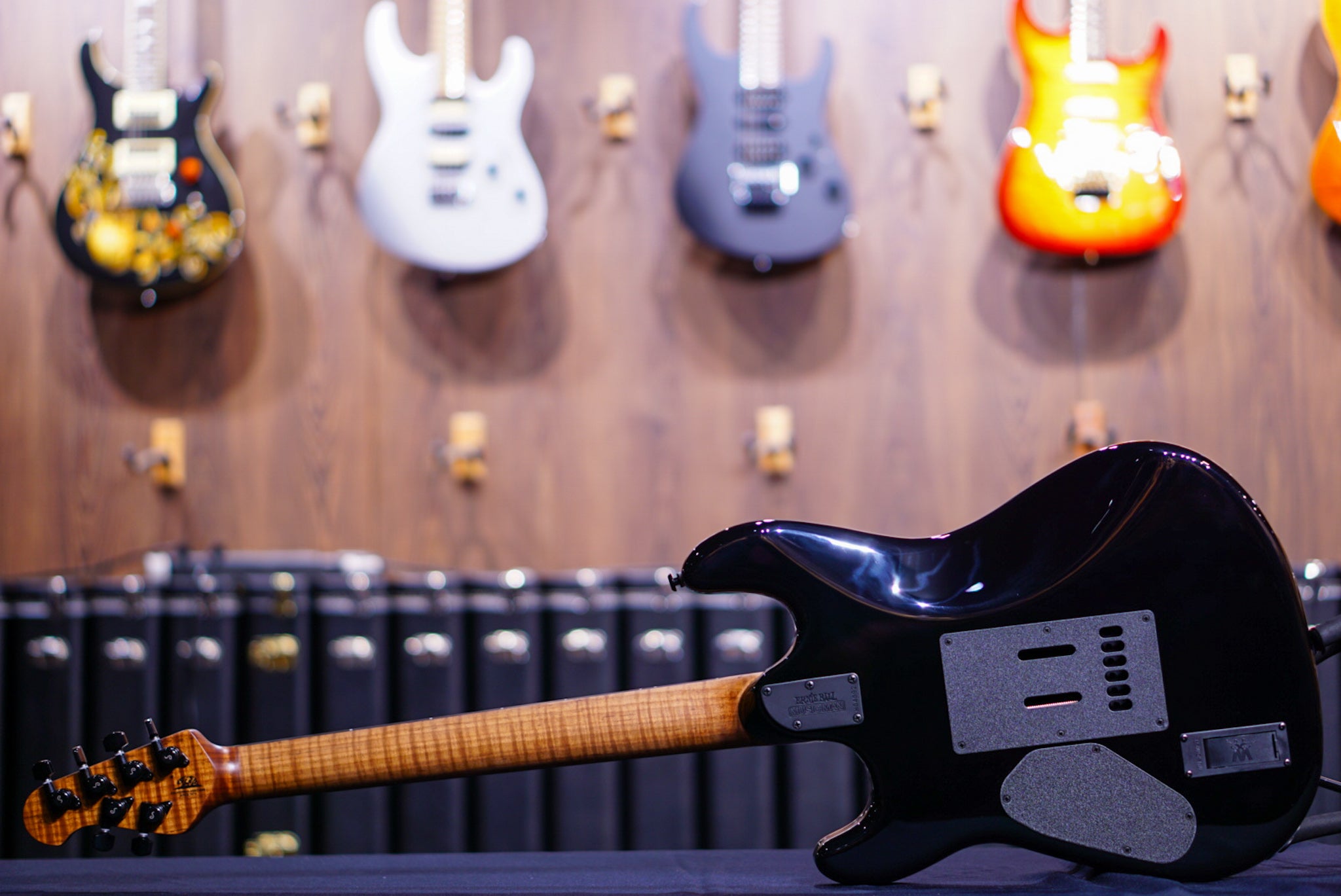 Ernieball Musicman sabre HT raspberry H04092 - HIENDGUITAR Musicman GUITAR