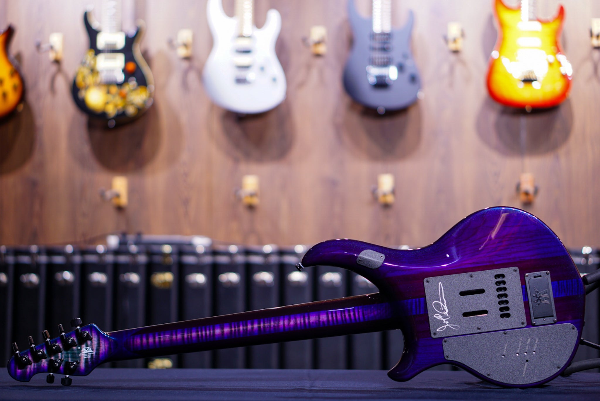 ERNIE BALL MUSIC MAN JOHN PETRUCCI LIMITED-EDITION MAPLE TOP MAJESTY 7-STRING CRYSTAL AMETHYST M017286 - HIENDGUITAR   Musicman GUITAR