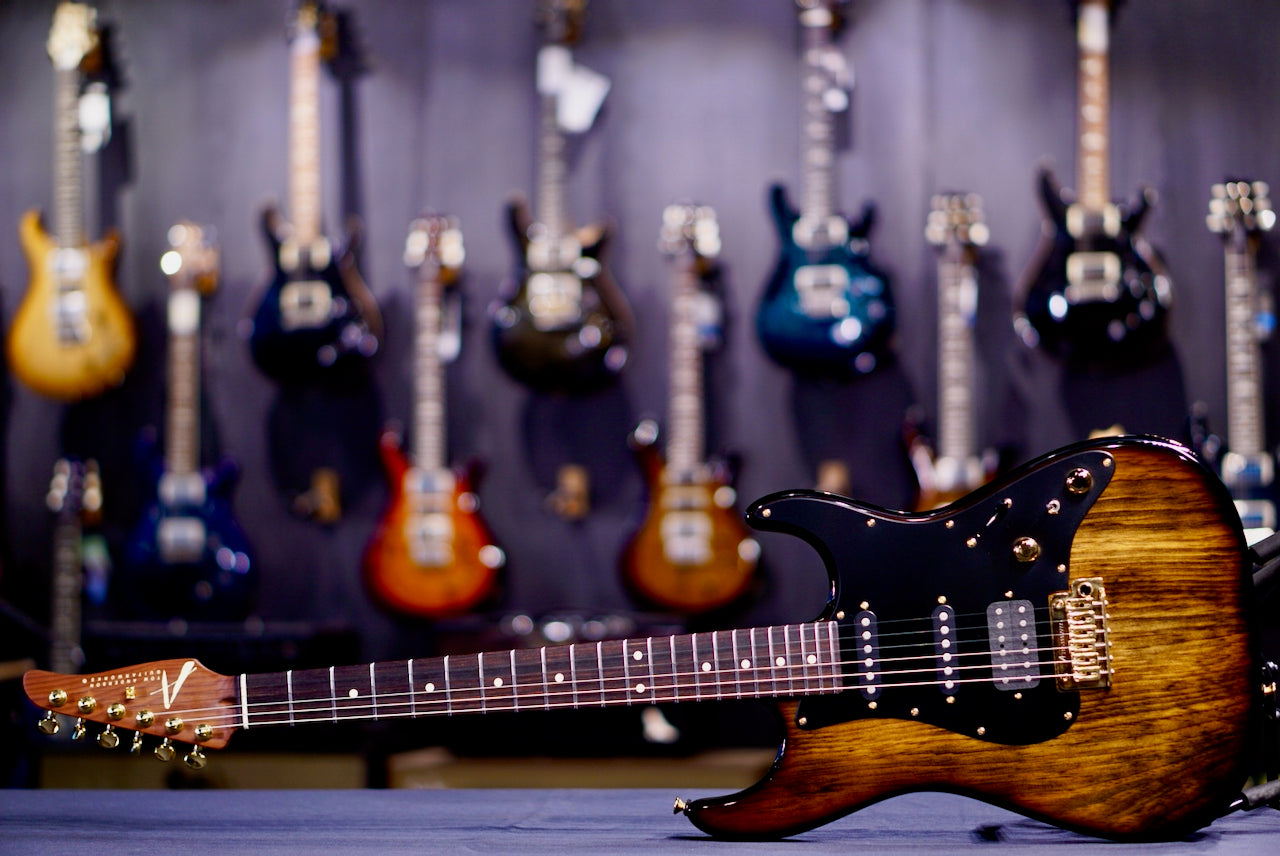 RESERVED Tom Anderson The Classic * 07-21-25N * Rustic Brown Edge Burst