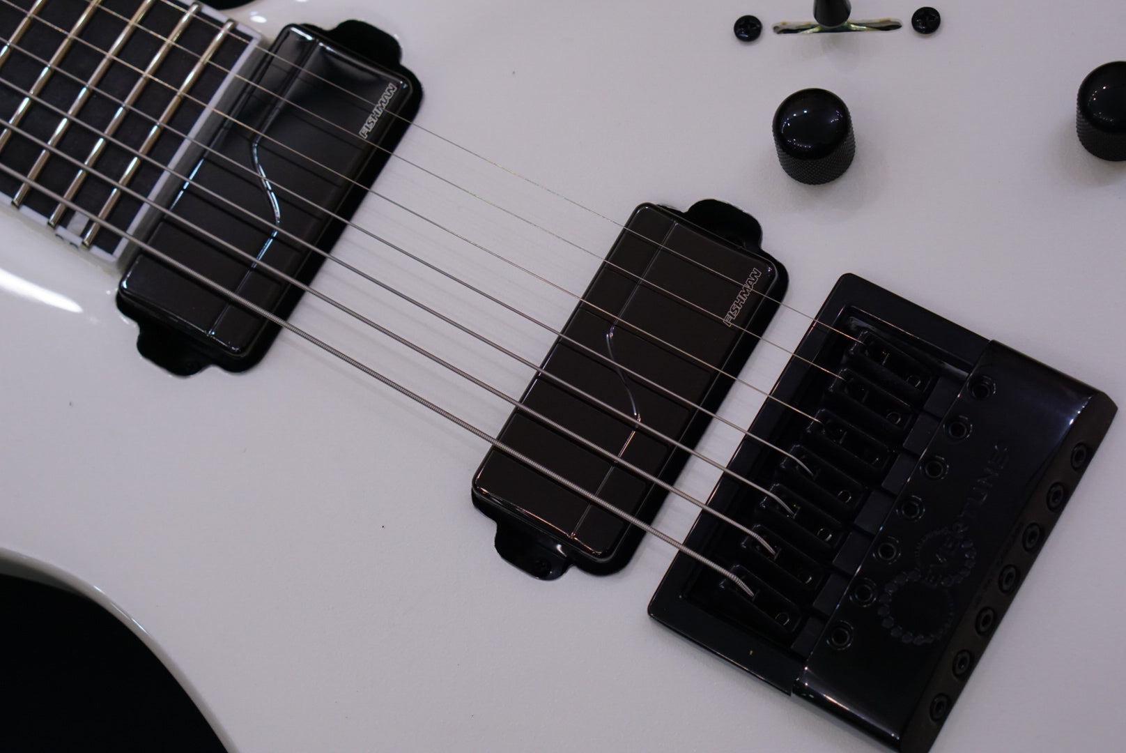 E-II M-II7 baritone evertune Pearl White ES1063223 - HIENDGUITAR E-II GUITAR