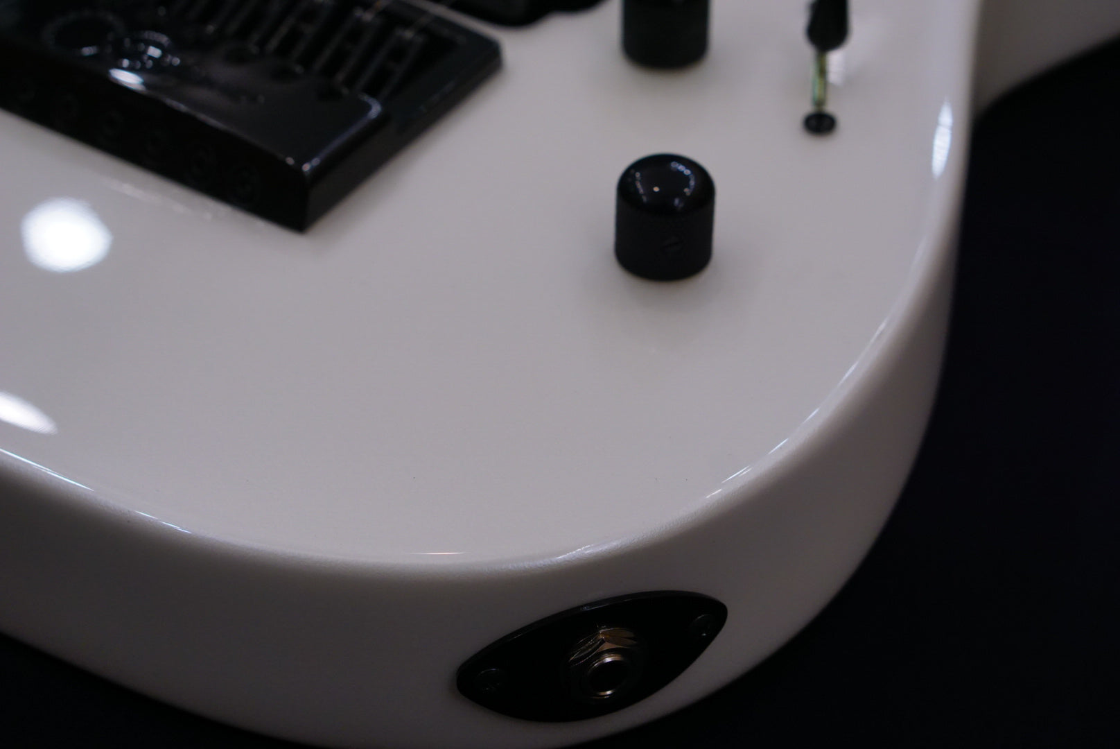 E-II M-II7 baritone evertune Pearl White ES1063223 - HIENDGUITAR E-II GUITAR