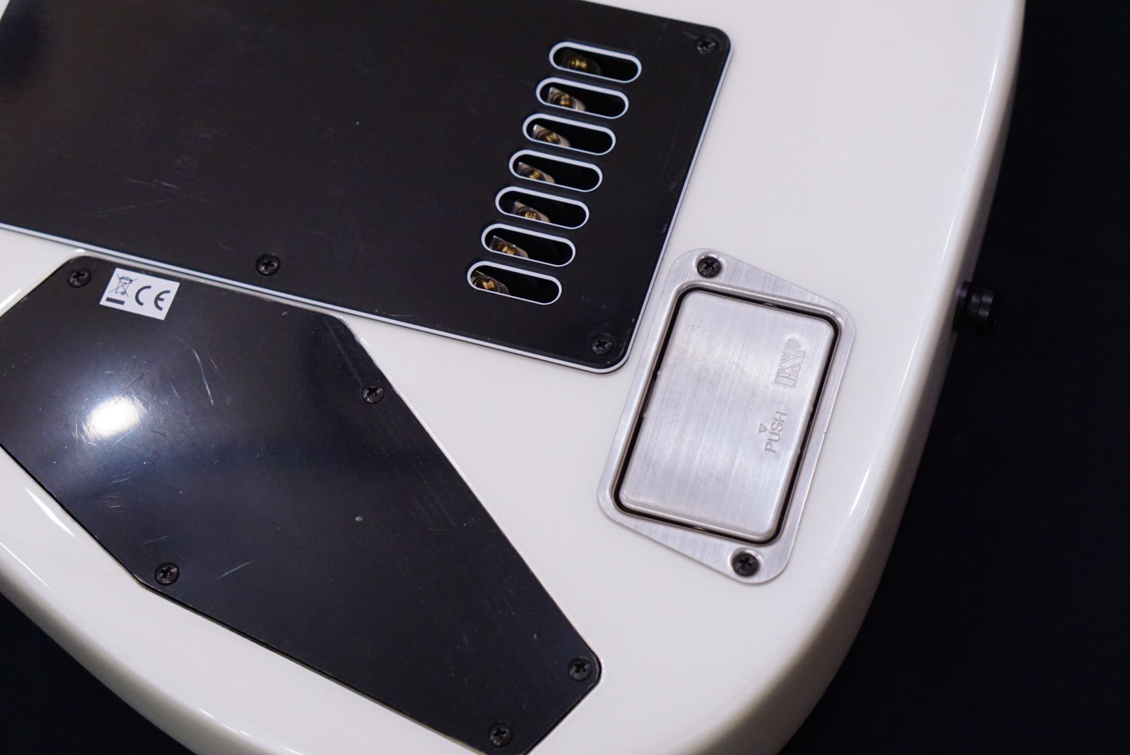 E-II M-II7 baritone evertune Pearl White ES1063223 - HIENDGUITAR E-II GUITAR