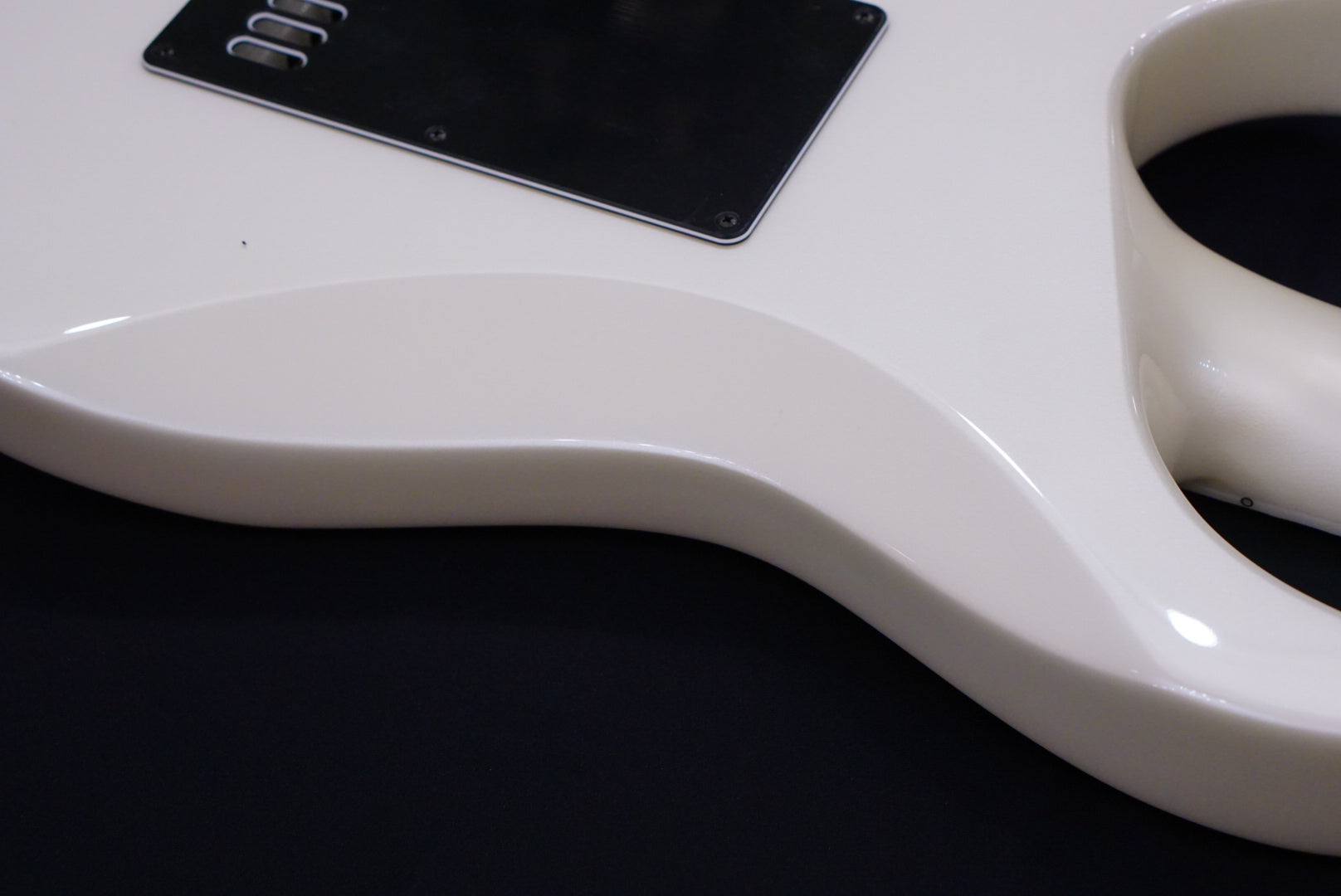 E-II M-II7 baritone evertune Pearl White ES1063223 - HIENDGUITAR E-II GUITAR