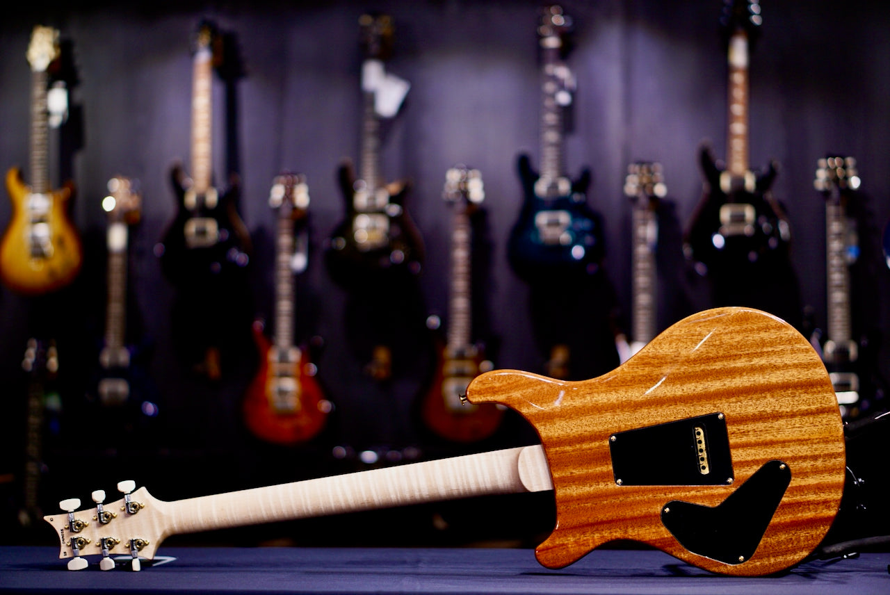 PRS Custom 24 Piezo Wood Library Artist Neck Fire Red / Gray Black Fade 0414025