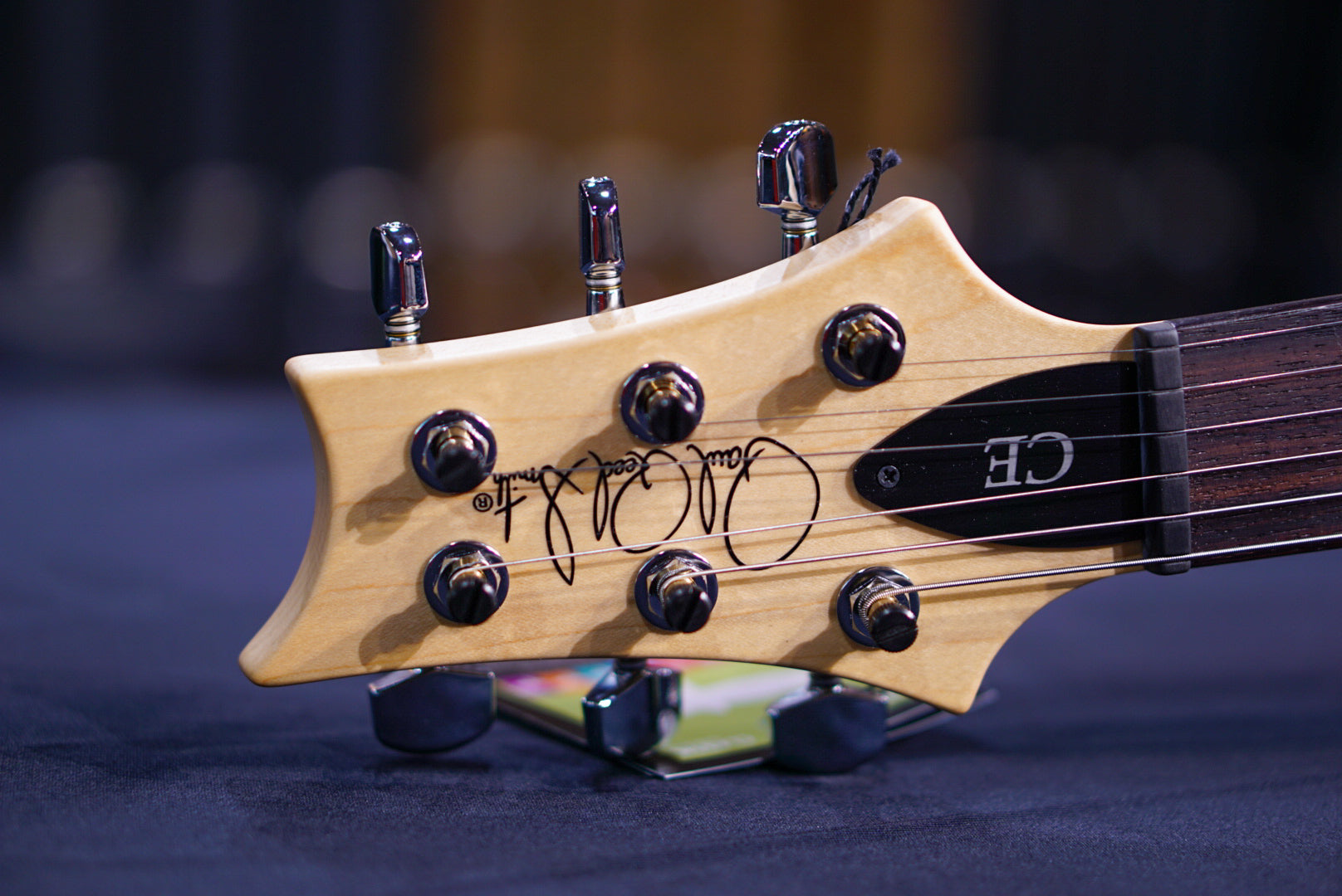 PRS CE24 Semi hollow Eriza verde 0365609 - HIENDGUITAR PRS GUITAR