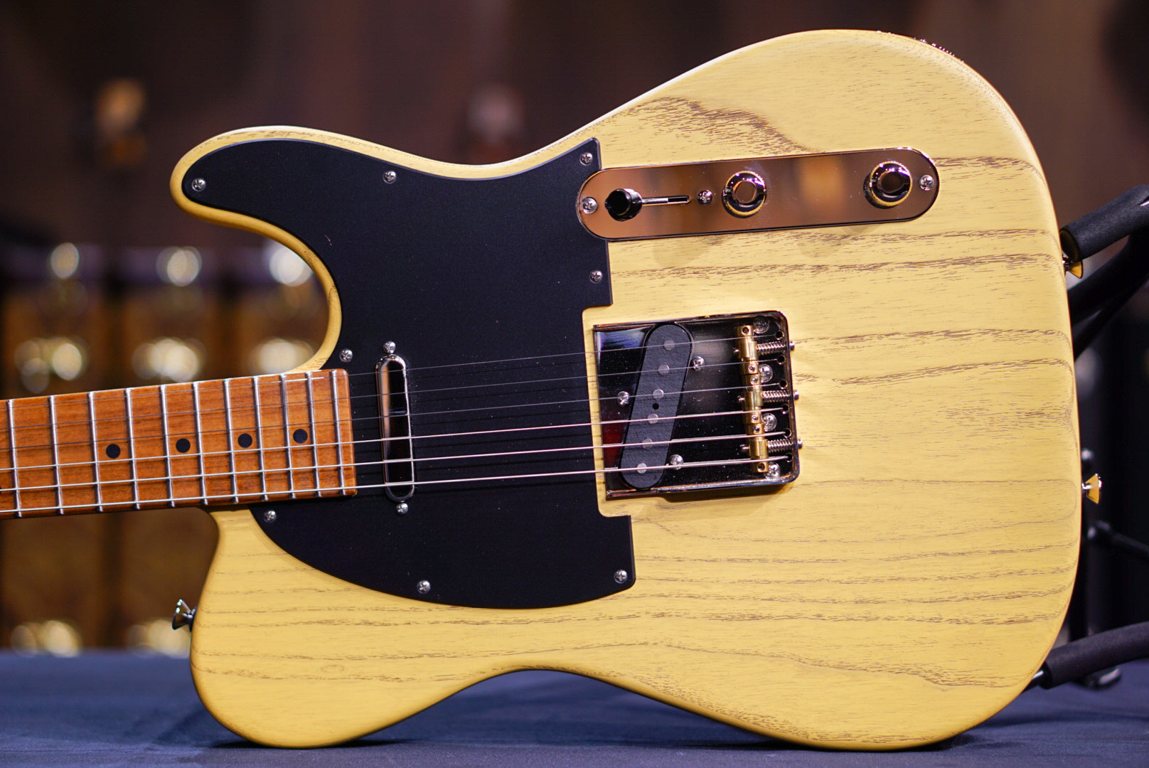 Tom Anderson T Icon Satin Organic Grain Butterscotch with Brown * 10-05-24A *