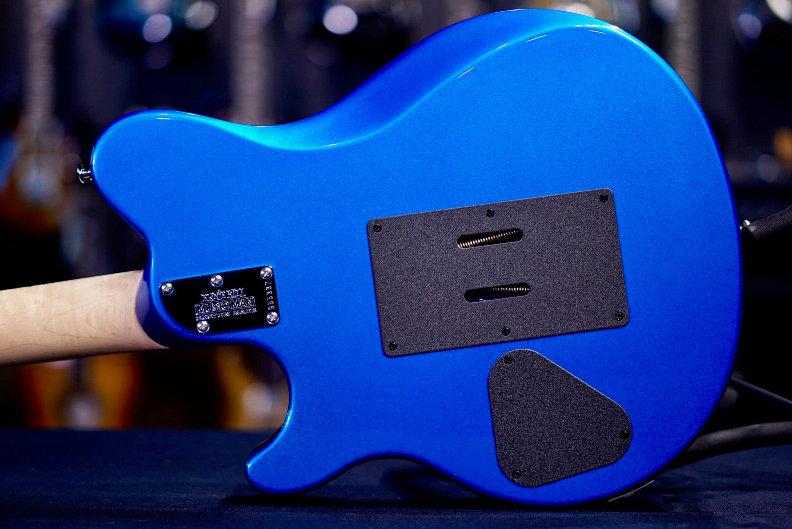 Ernie Ball Music Man Axis Trans Blue One Piece Quilt Gold Package G55337