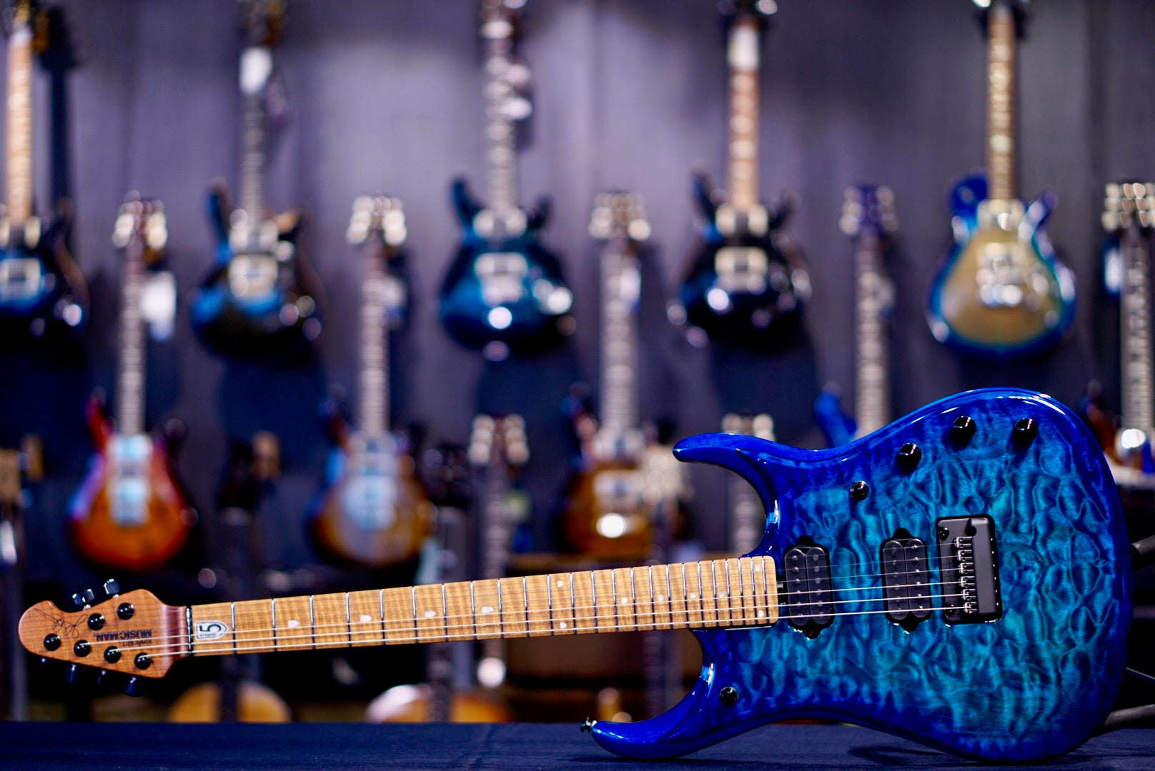 Ernie Ball Music Man JP15 Ultra Marine Quilt H09327