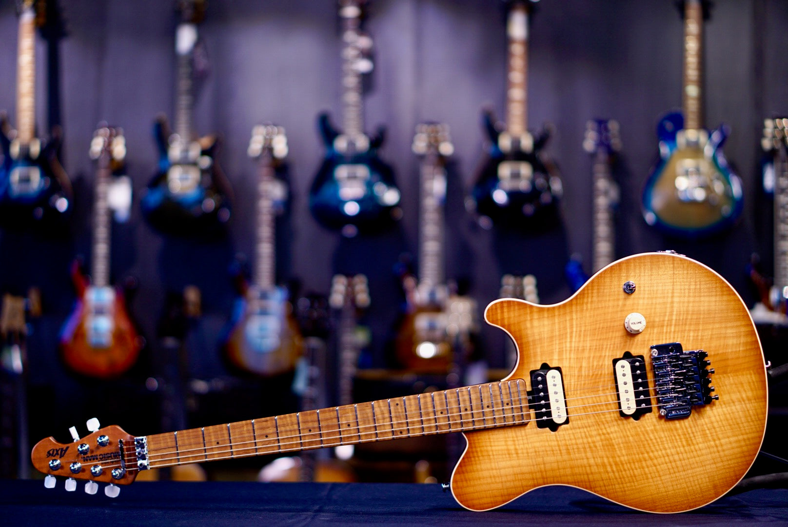 Ernie Ball Music Man Axis Honey Pot Flame H04312