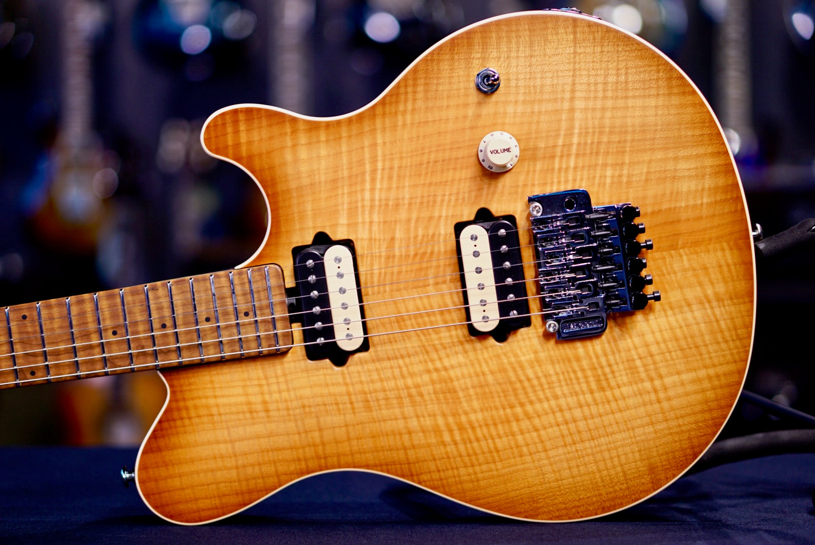 Ernie Ball Music Man Axis Honey Pot Flame H04312