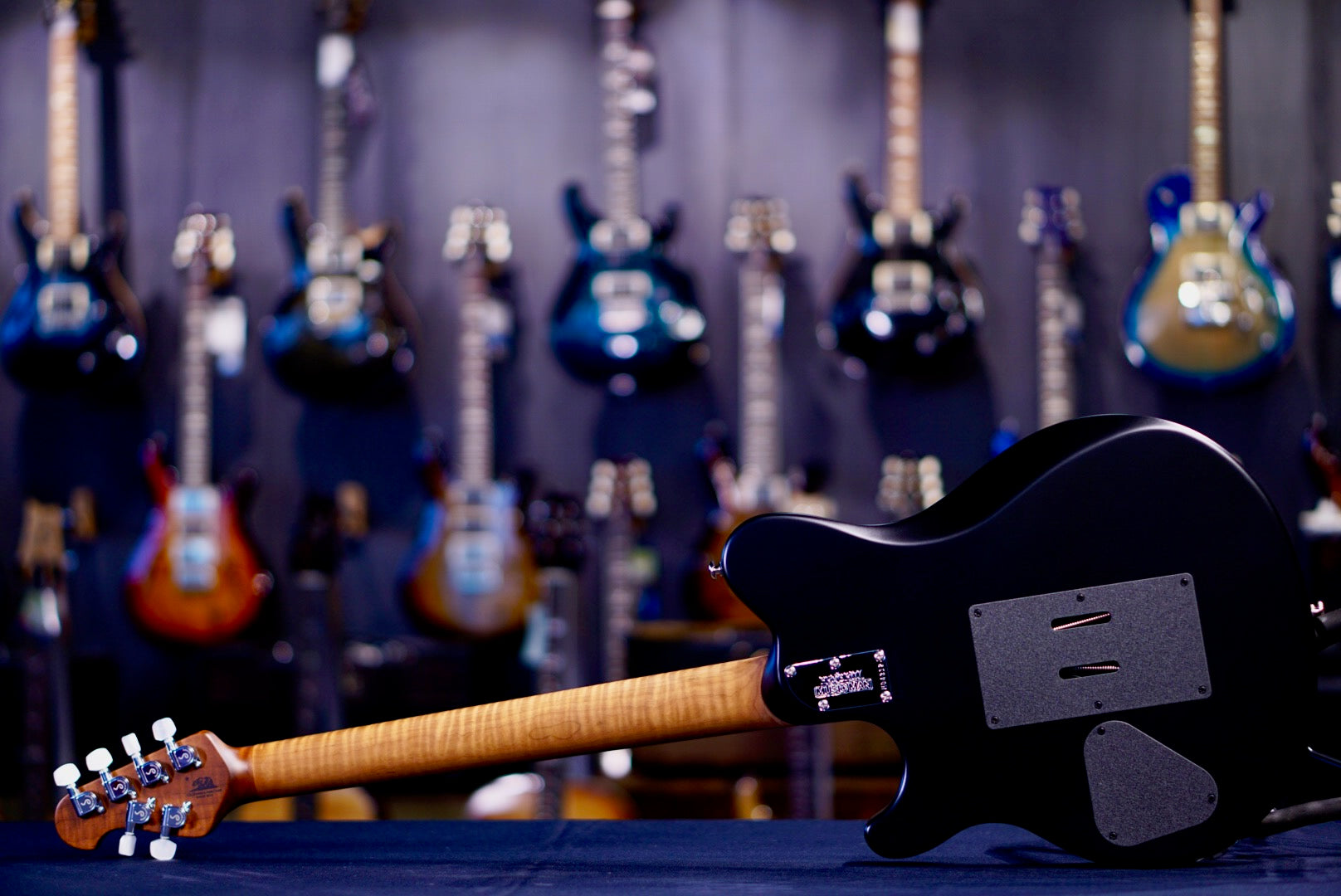 Ernie Ball Music Man Axis Honey Pot Flame H04312