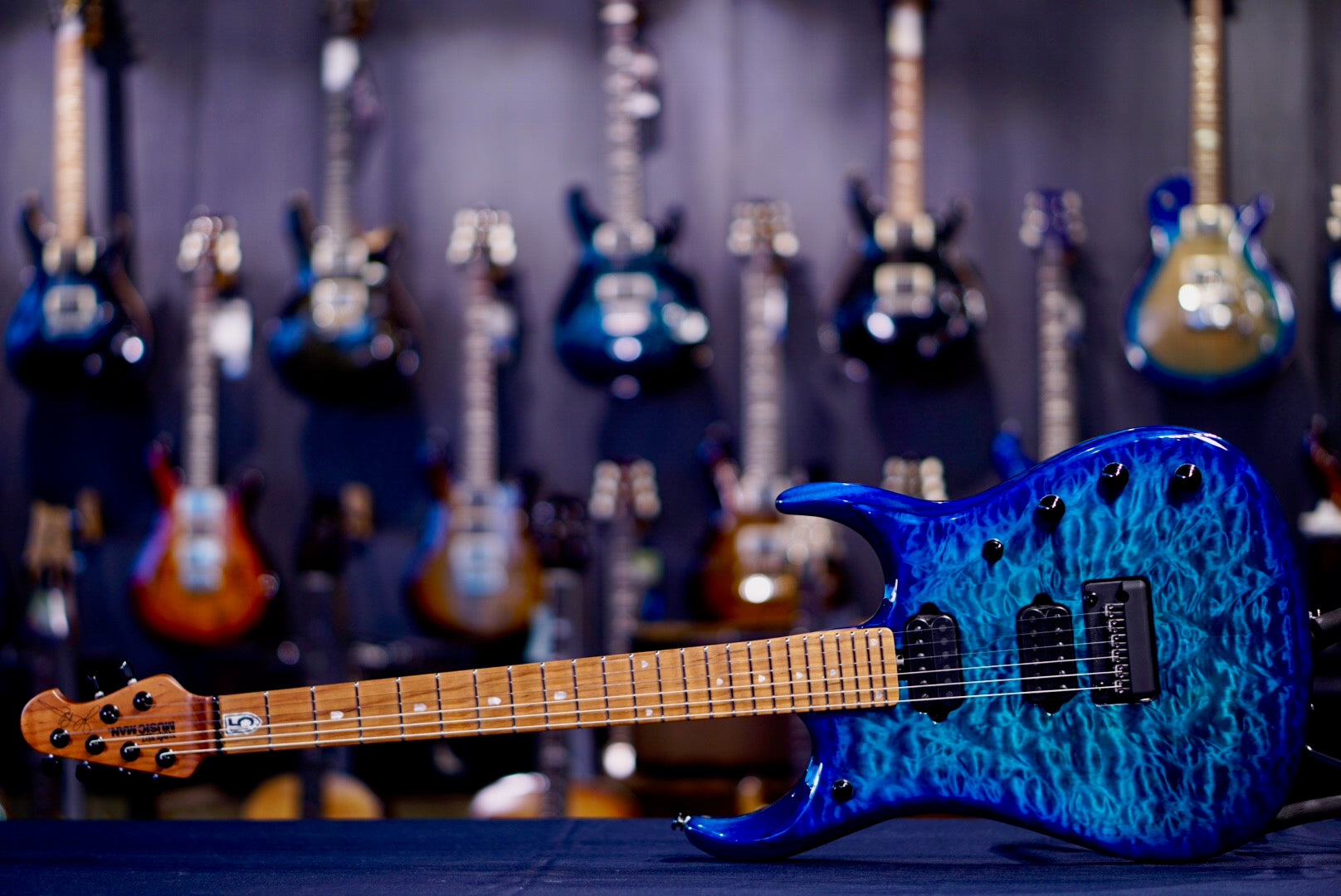 Ernie Ball Music Man JP15 Ultra Marine Quilt H08051