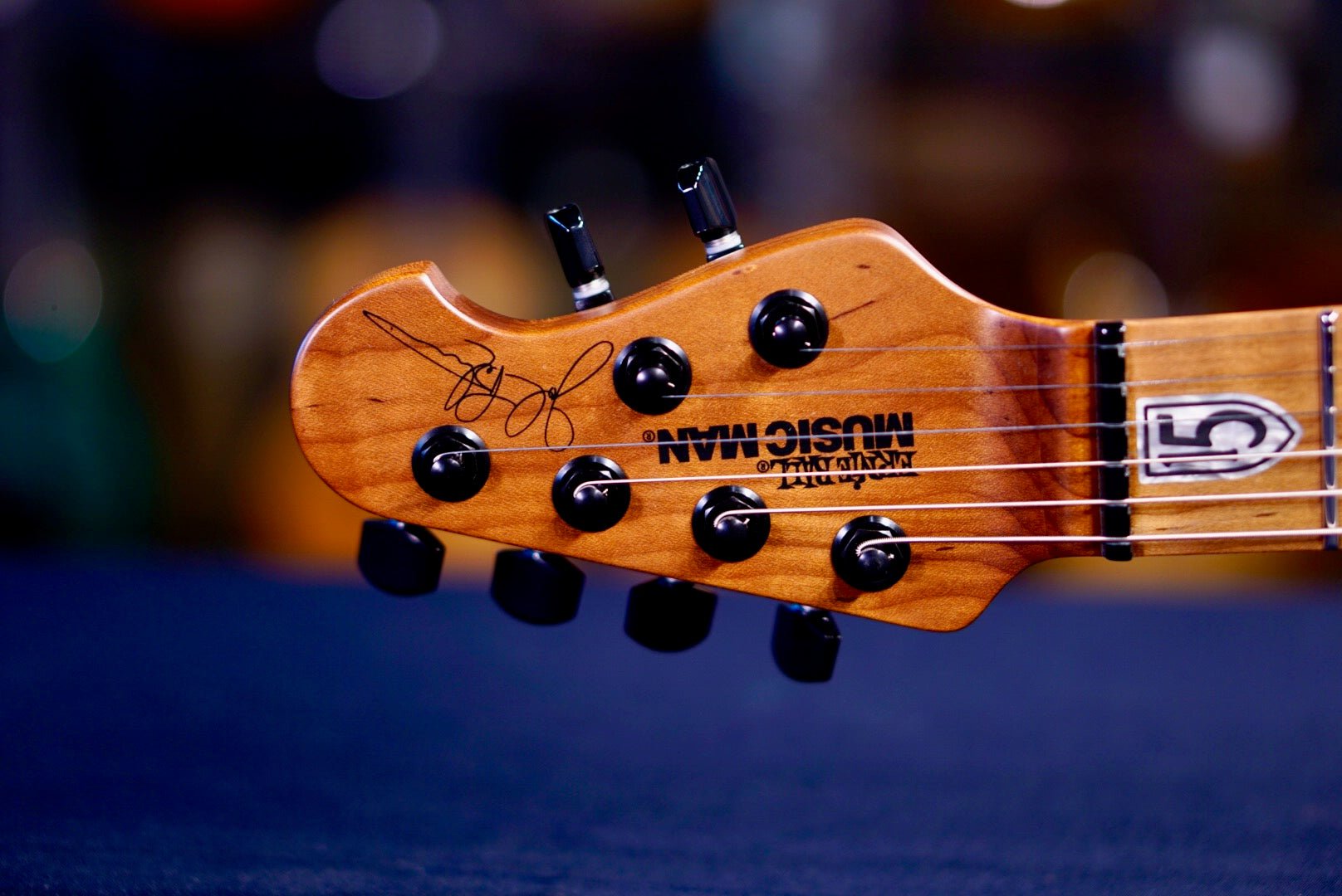 Ernie Ball Music Man JP15 Ultra Marine Quilt H08051