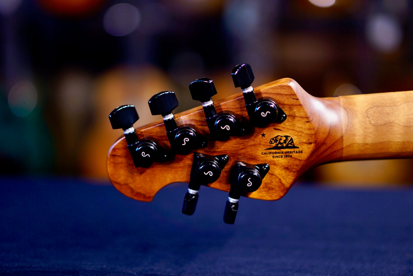 Ernie Ball Music Man JP15 Ultra Marine Quilt H08051