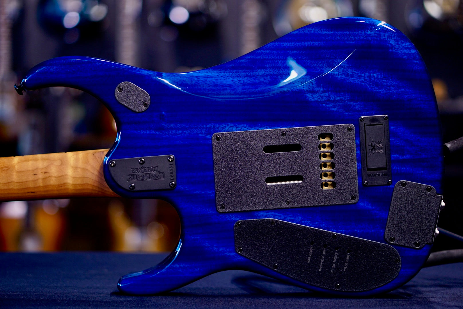 Ernie Ball Music Man JP15 Ultra Marine Quilt H08051