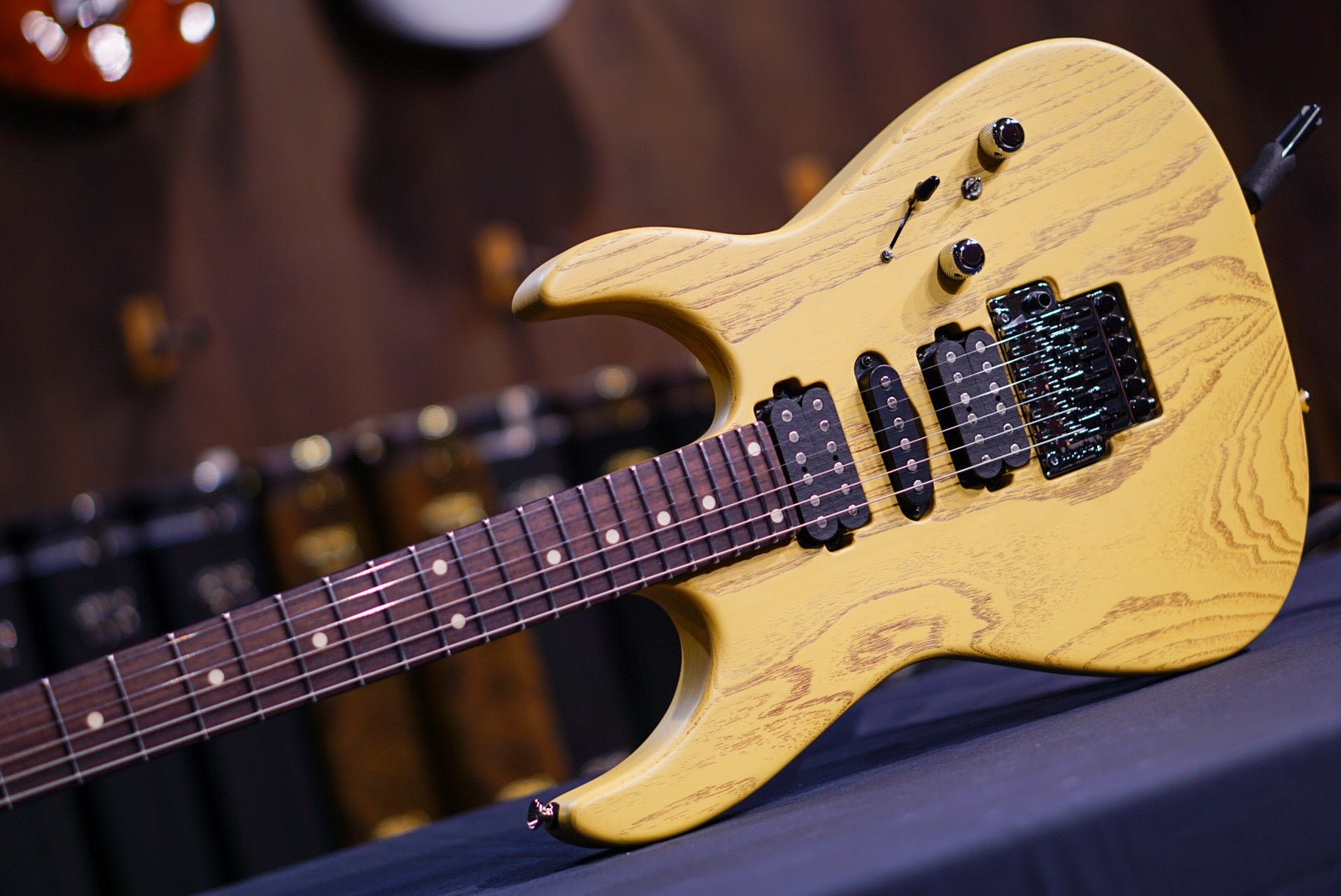 Tom Anderson Angel Player Satin Organic Grain Butterscotch with Brown * 08-10-24N *