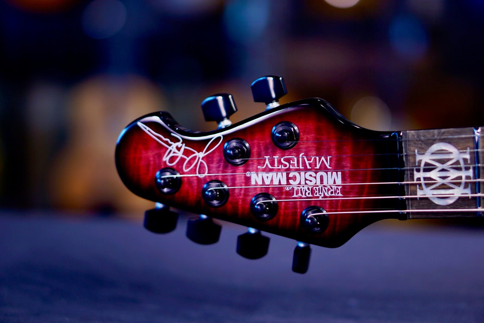 Ernie Ball Music Man Majesty Red Nebula 6-String M019734