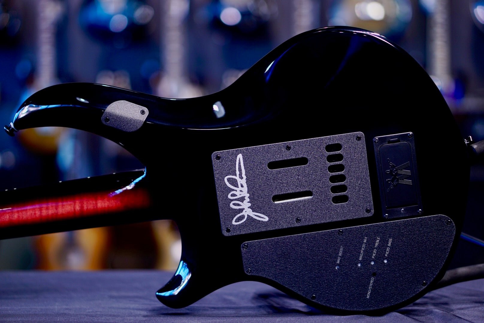 Ernie Ball Music Man Majesty Red Nebula 6-String M019734