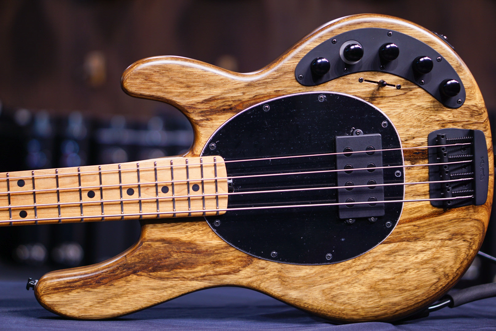 Ernie ball Musicman DARKRAY SHADOW KORINA S09352 - HIENDGUITAR Musicman bass