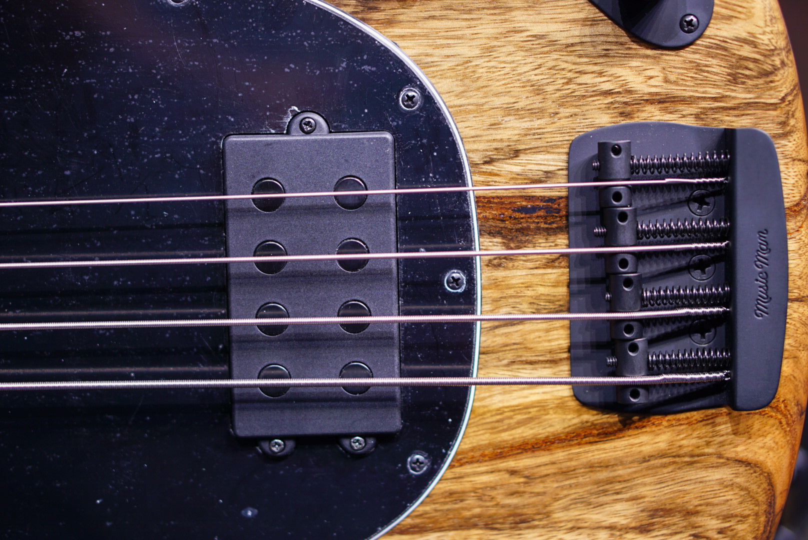 Ernie ball Musicman DARKRAY SHADOW KORINA S09352 - HIENDGUITAR Musicman bass