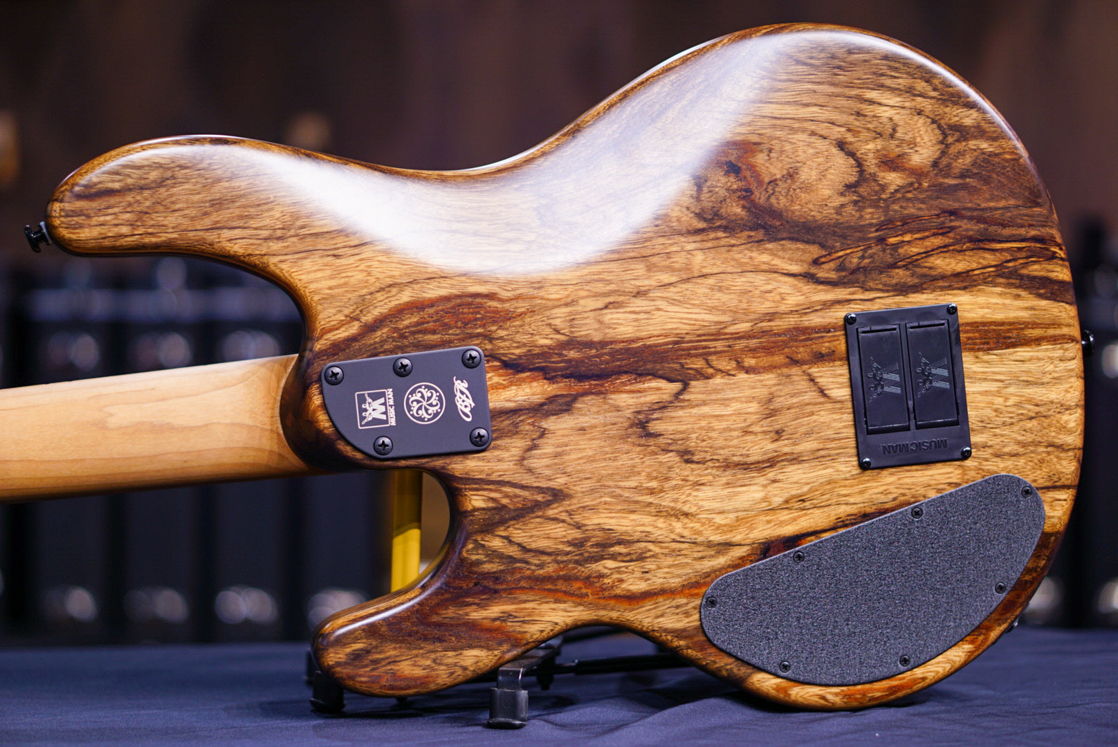 Ernie ball Musicman DARKRAY SHADOW KORINA S09352 - HIENDGUITAR Musicman bass