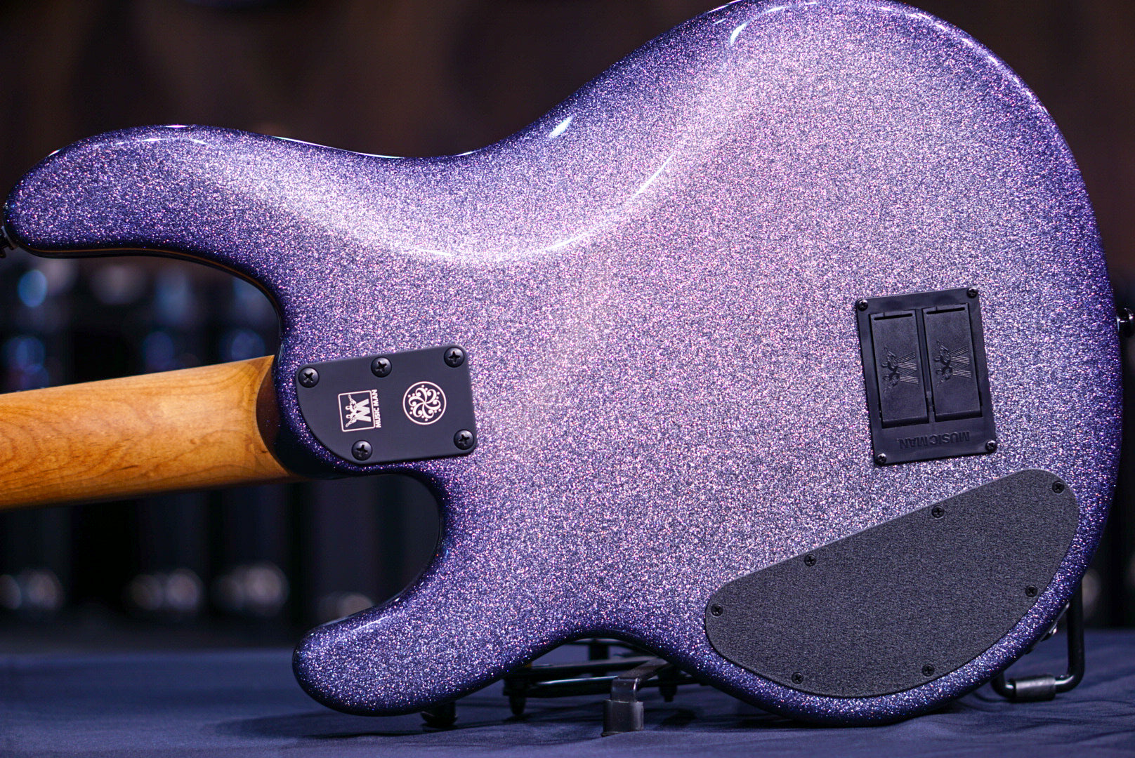 Ernie ball Musicman dark ray starry nights S09240 - HIENDGUITAR Musicman bass