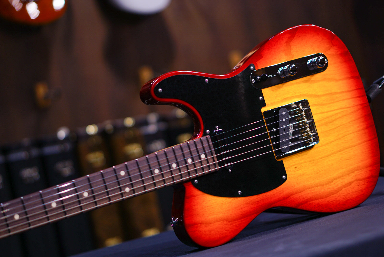 Suhr Classic T Custom Antique Aged Cherry Burst 82976