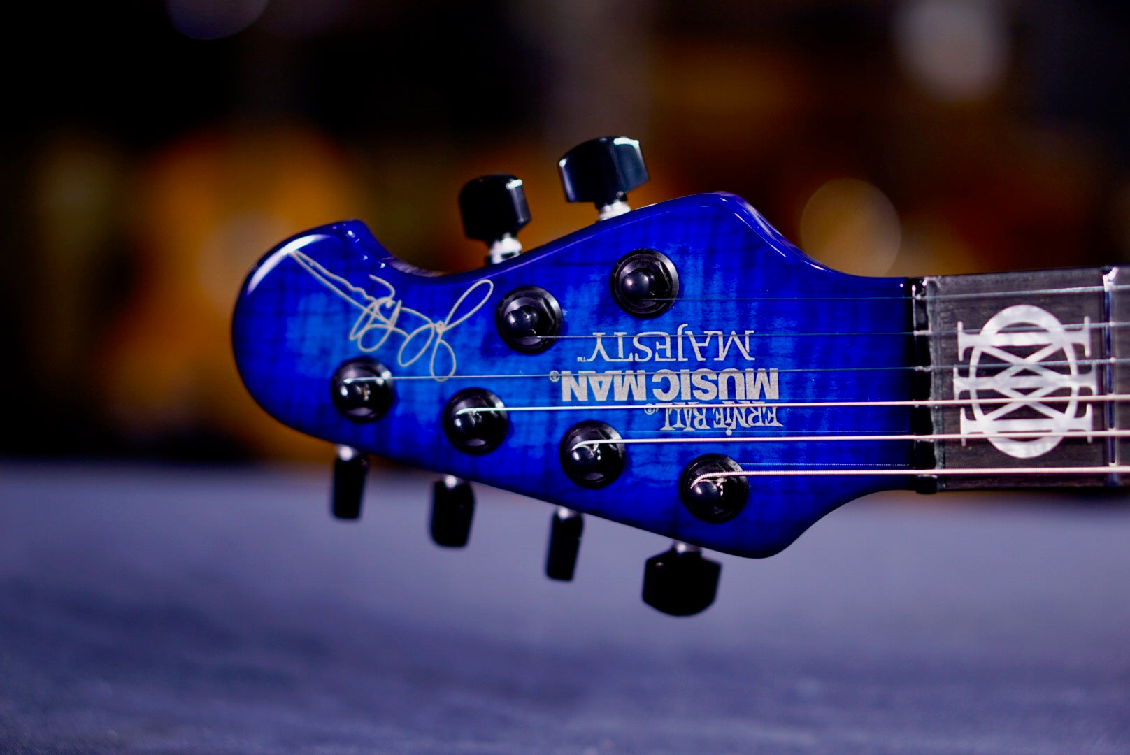 Ernie Ball Music Man Majesty Blue Ink BFR M019671