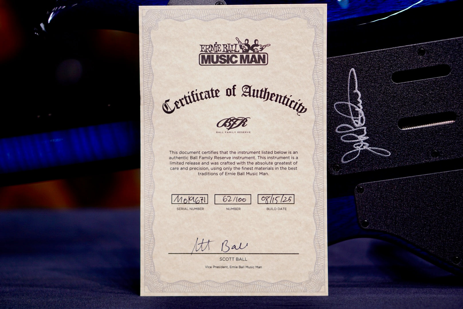 Ernie Ball Music Man Majesty Blue Ink BFR M019671