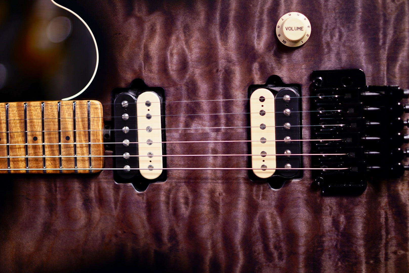 Ernie Ball Music Man Axis Charcoal Cloud Flame H09375