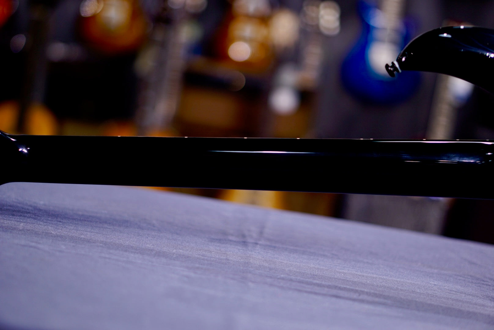 Ernie Ball Music Man MAJESTY 6 BLACK FROSTING M019744