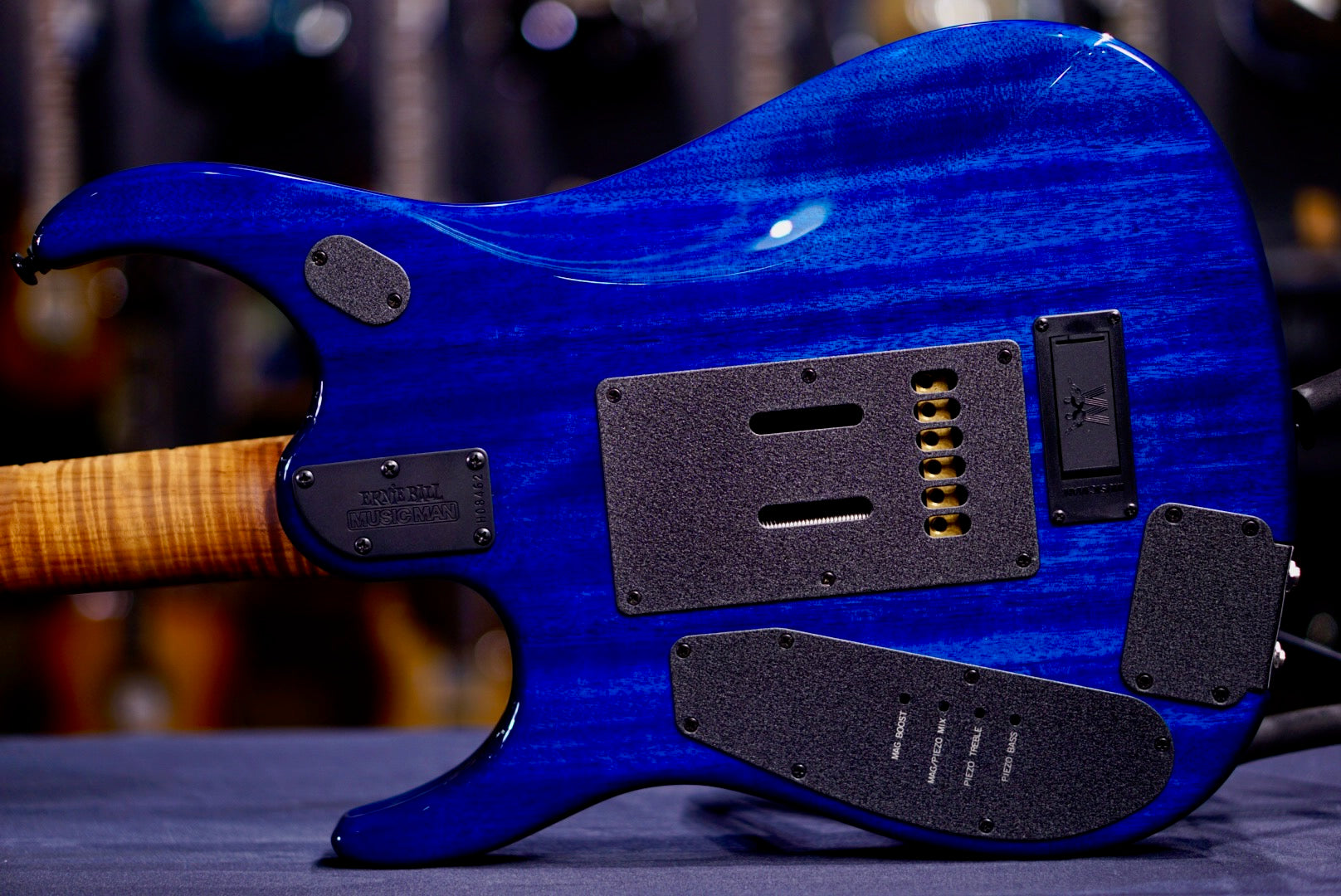 Ernie Ball Music Man JP15 Ultramarine Flame H08462