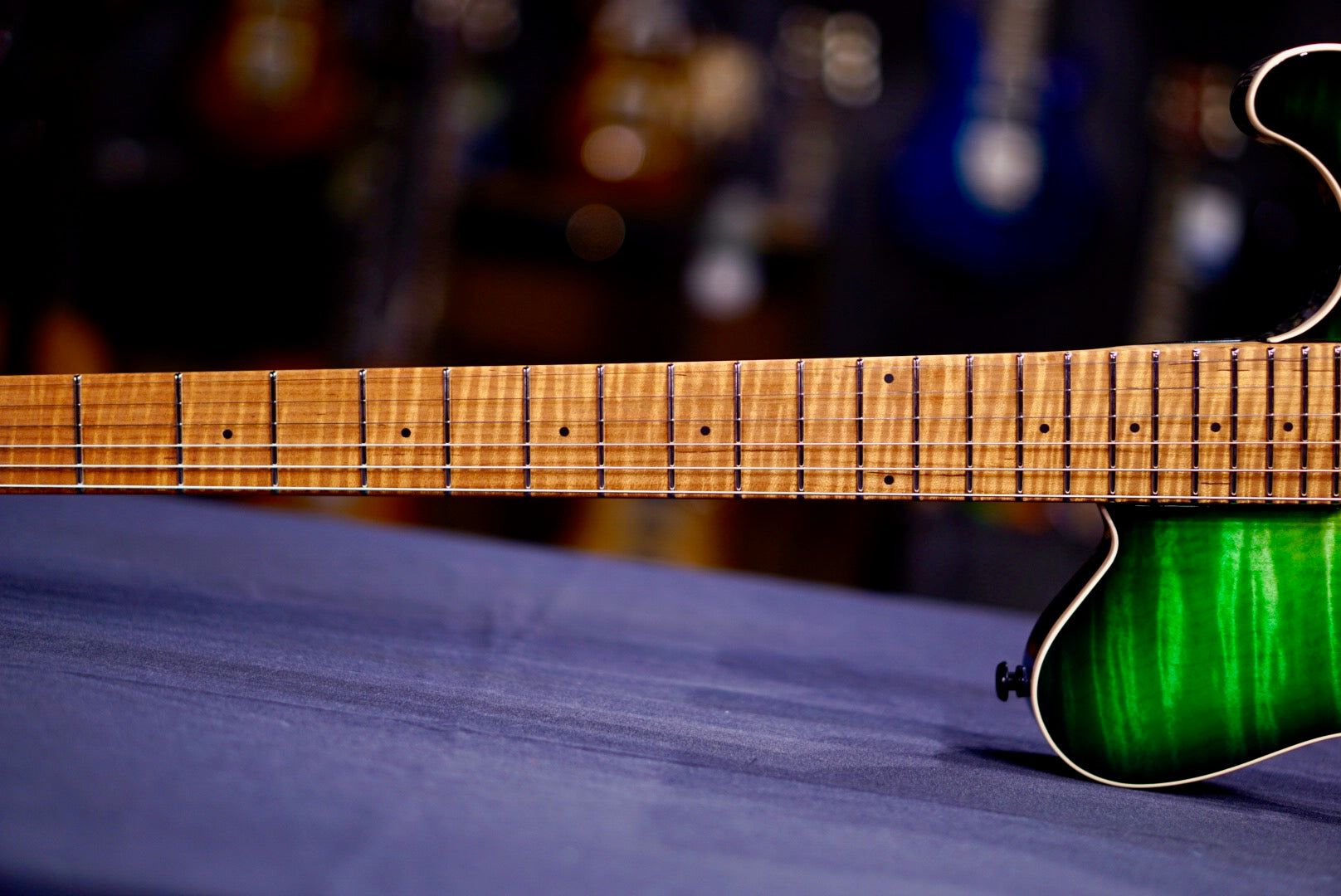 Ernie Ball Music Man Axis Super Sport Matcha Flame H05978