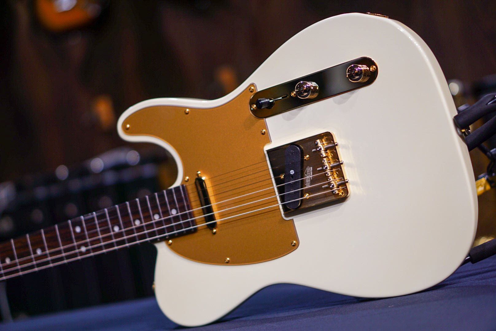 Suhr Mateus Asato Signature Classic T in ‘M.A.’ White M.A.T 81860