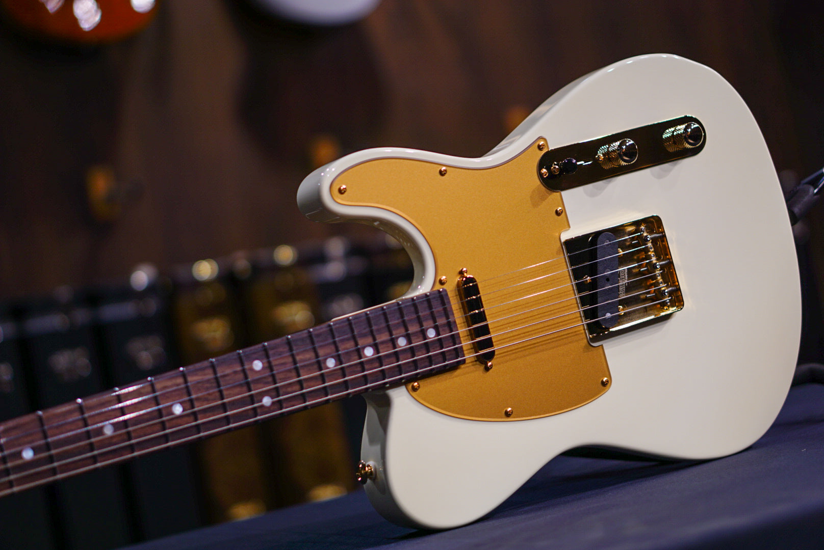 Suhr Mateus Asato Signature Classic T in ‘M.A.’ White M.A.T 81860